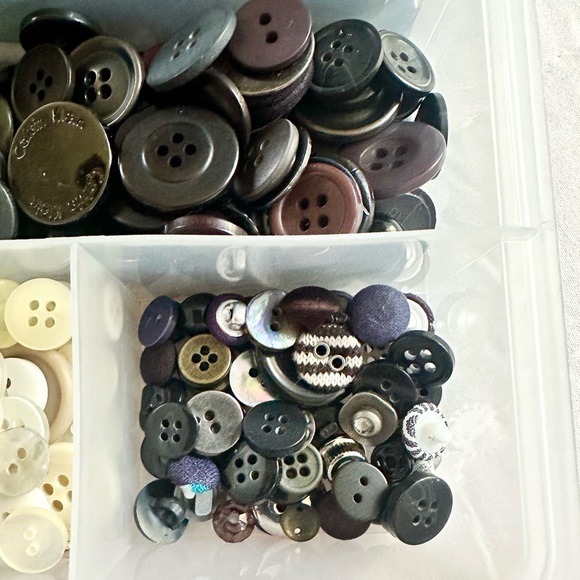 Buttons, Buttons & More Buttons - Picture 4 of 9
